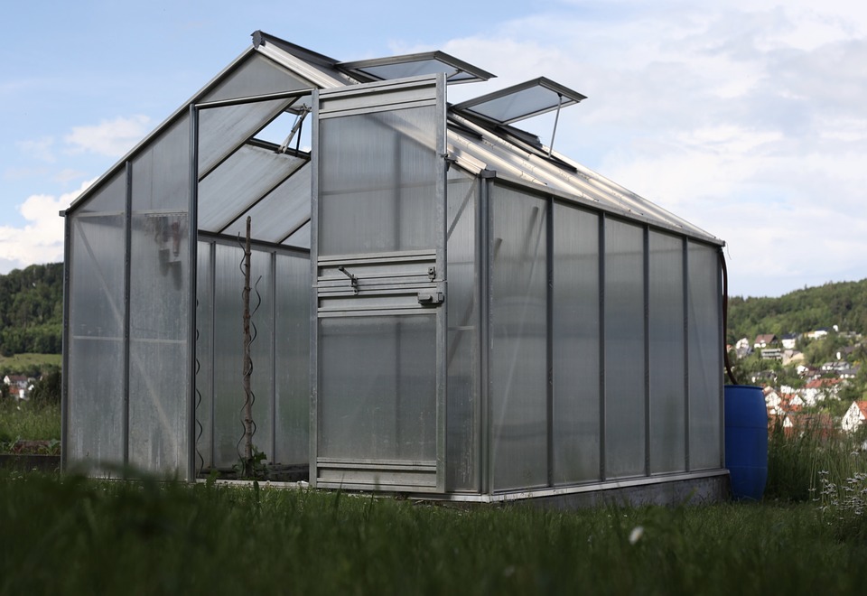 Une serre de jardin