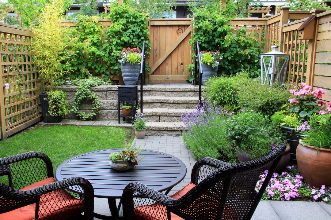 Petit jardin bien aménagé